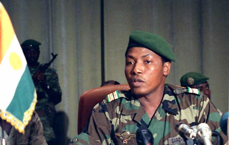 This picture taken on January 31, 1996 shows Niger's Colonel Ibrahim Bare Mainassara speaking during a meeting in Niamey.