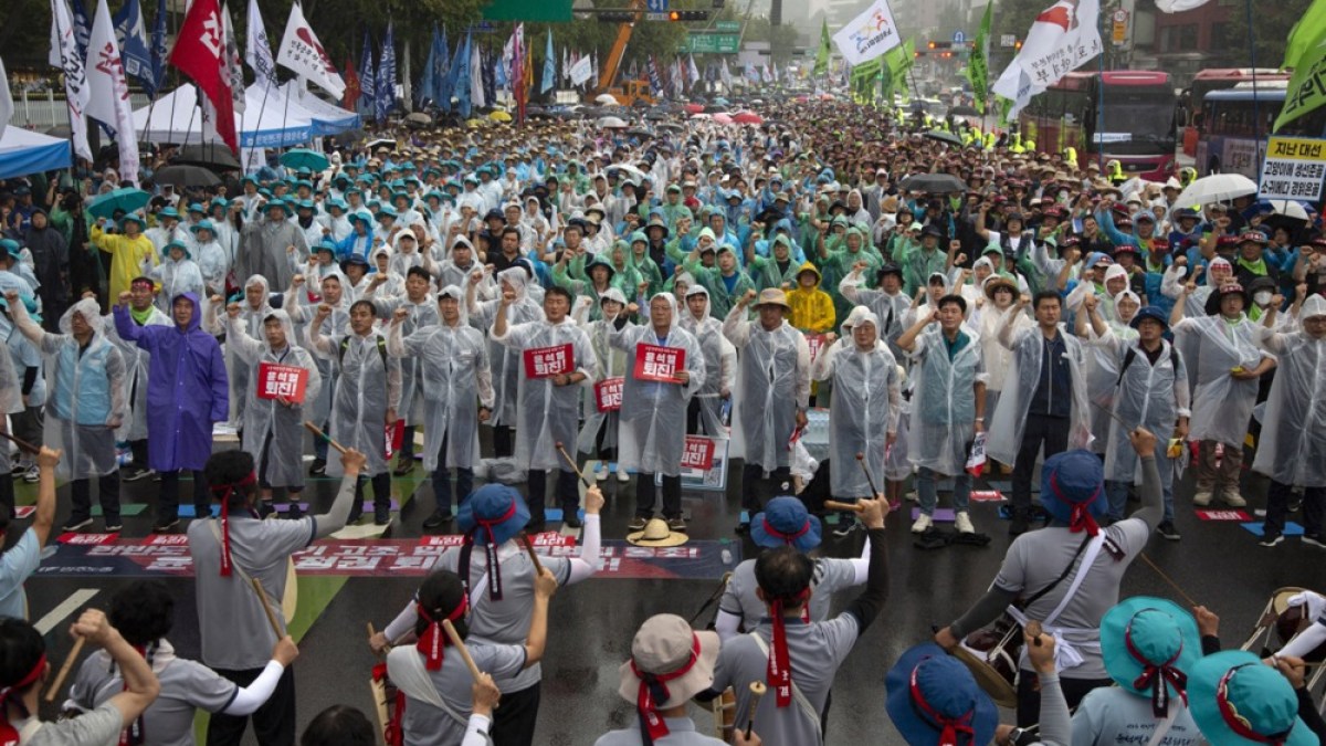 한국에서 후쿠시마 폐수 방류 프로젝트에 반대하는 수백 명의 집회 |  후쿠시마 뉴스