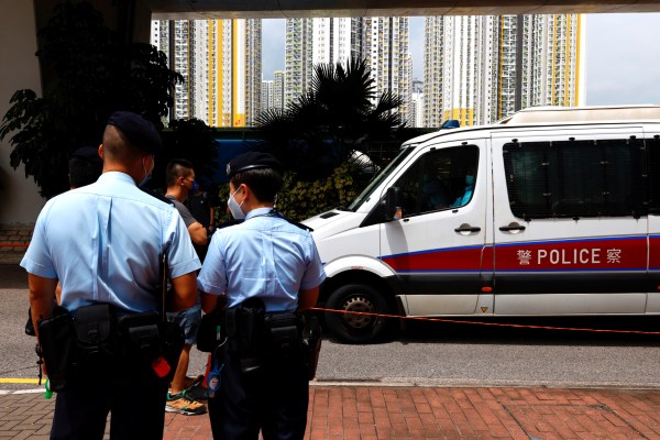 Хонконг използва книгата за игра на Китай, докато репресиите се насочват към близките на дисидентите