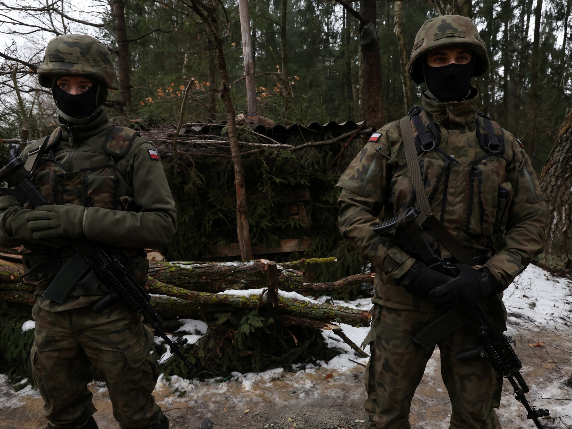 Polonia trimite până la 10.000 de soldați la granița cu Belarus |  Știri