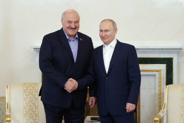 Путин не притиска Беларус да се присъедини към войната в Украйна, казва Лукашенко