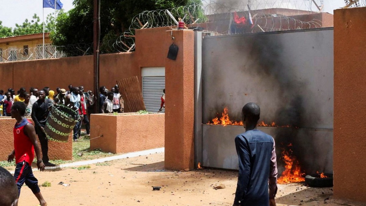 Protes anti-kudeta berlanjut di Niger saat Biden mendesak pembebasan Bazoum |  Berita