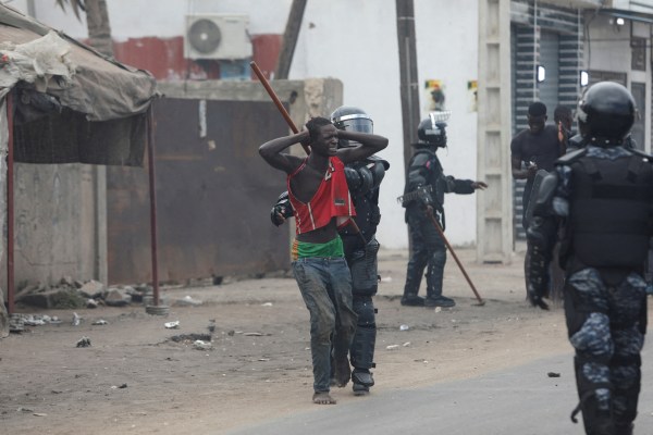 Двама убити в Сенегал при протести срещу ареста на опозиционера Сонко