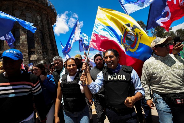 Кандидатите, които се борят за следващия президент на Еквадор, провеждат