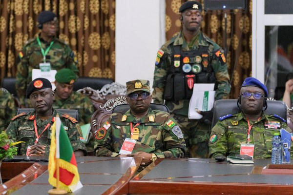 Ръководителите на отбраната на ECOWAS се споразумяха за „Ден Д“ за военна намеса в Нигер
