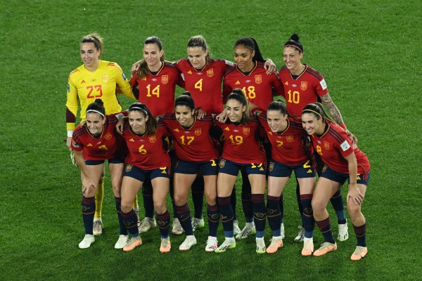 Испанският женски футболен отбор бойкотира мачове, докато Рубиалес не подаде оставка