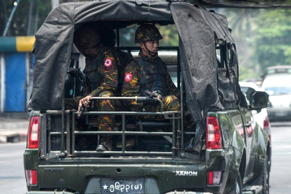 Военните престъпления извършени от армията на Мианмар включително масови екзекуции