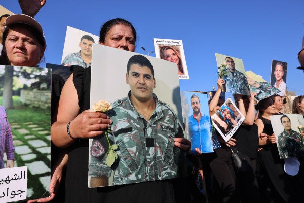 Снимки: Стотици протестират, докато Ливан отбелязва третата годишнина от експлозията в Бейрут