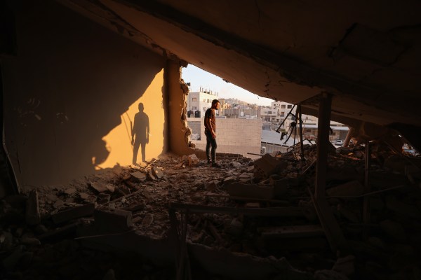 Израел разруши дома на предполагаем палестински нападател в бежански лагер