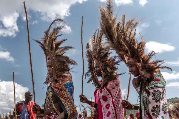 Младите масаи в Кения се свързват отново със своята култура на церемонията Eunoto
