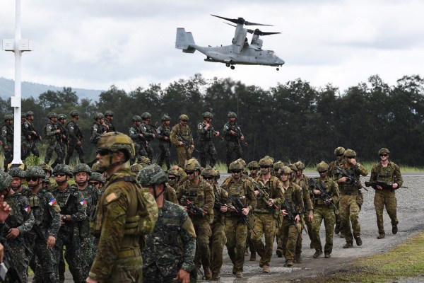 Австралия, Филипините провеждат военни учения, планират патрули в Южнокитайско море