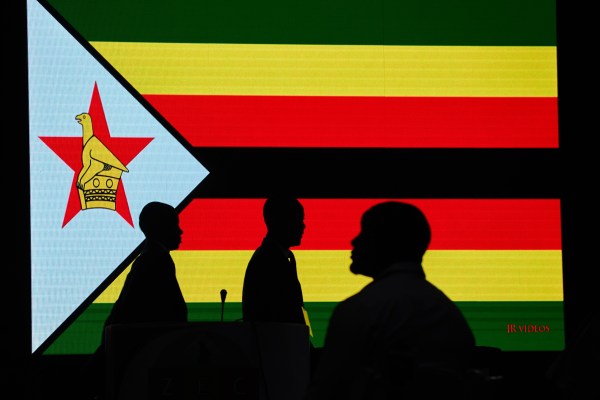 Хараре Зимбабве – Когато Оберт Мандуна беше избран за член