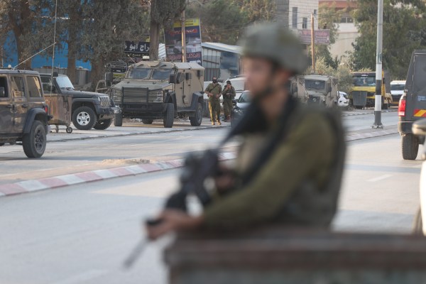 Един израелец загина, един ранен при стрелба близо до Хеброн