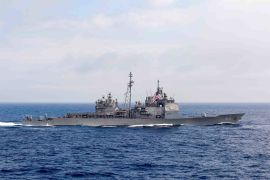 The guided-missile cruiser USS Chancellorsville (CG 62) transits the Philippine Sea