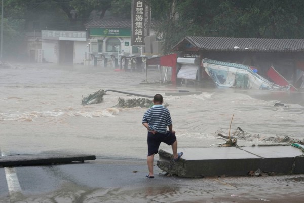 Столичният регион на Китай е засегнат от най проливните дъждове