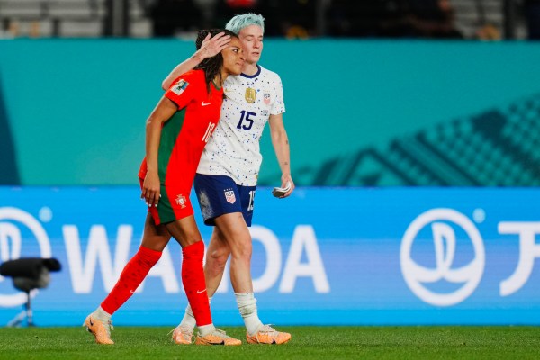 САЩ оцеляха в страха срещу Португалия, за да стигнат до Световното първенство за жени от последните 16