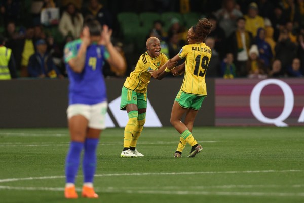Ямайка нокаутира Бразилия, за да достигне до Световното първенство за жени от последните 16