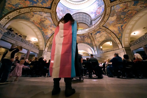 Съдебните битки в САЩ се засилват за щатските ограничения за транссексуално здравеопазване