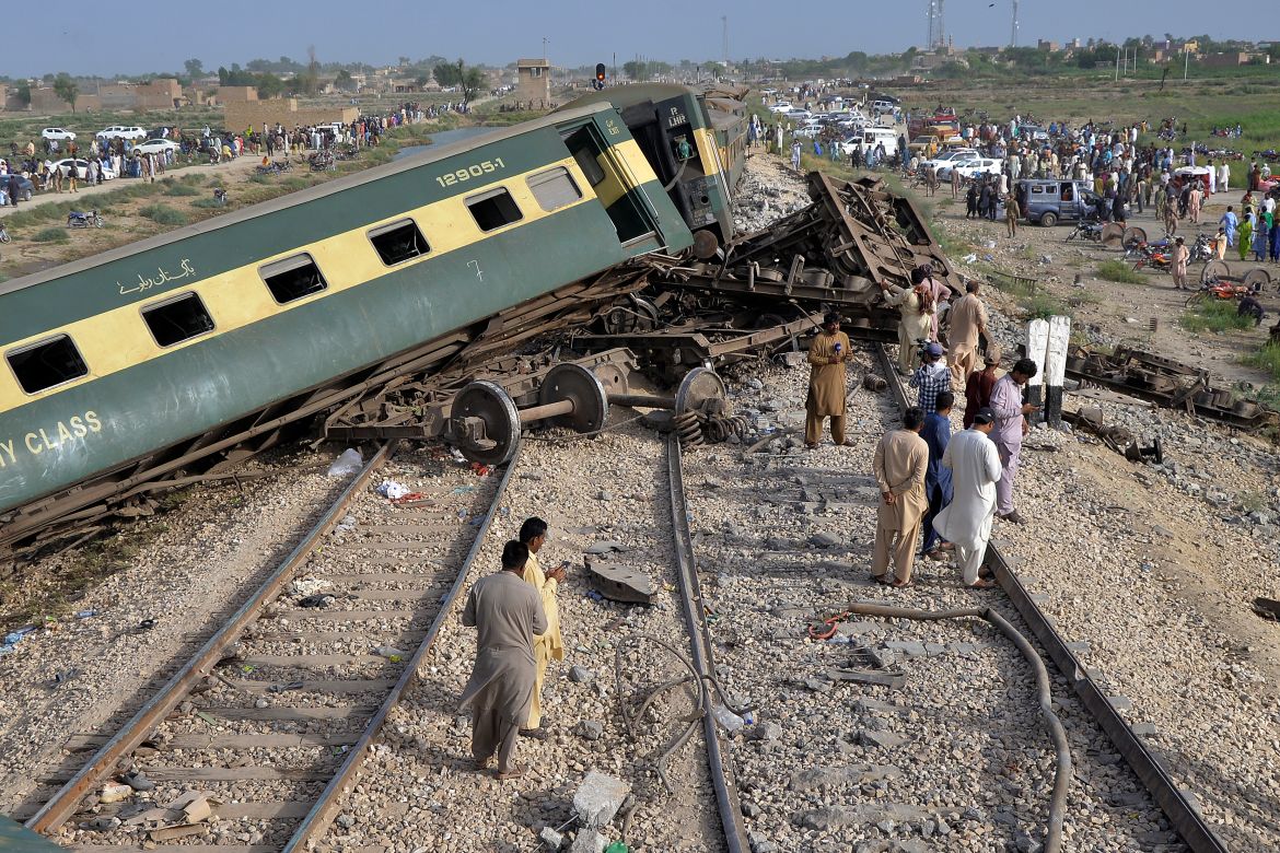 Pakistan Train Crash