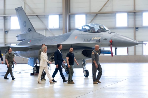 Гърция ще обучава украински пилоти да управляват изтребители F-16, казва Зеленски