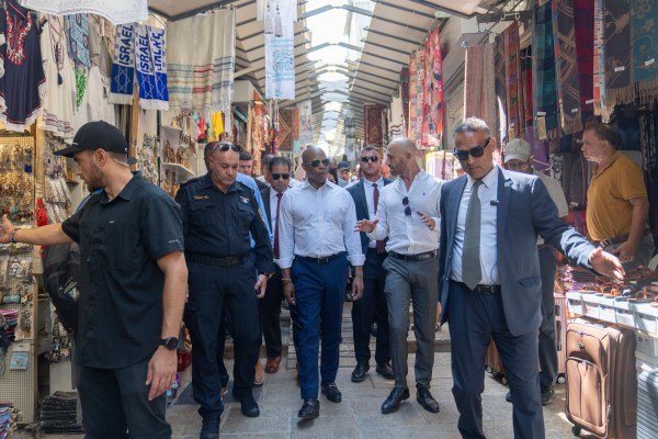 Кметът на Ню Йорк Ерик Адамс се срещна с Нетаняху, лидери на протеста в Израел