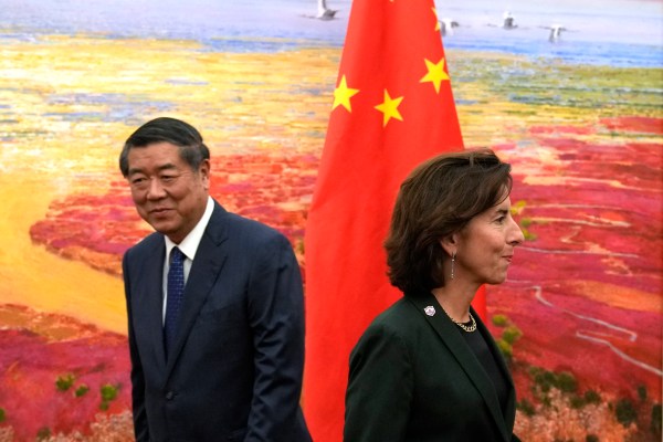 Министърът на търговията на САЩ казва, че компаниите виждат Китай като „неподходящ за инвестиране“