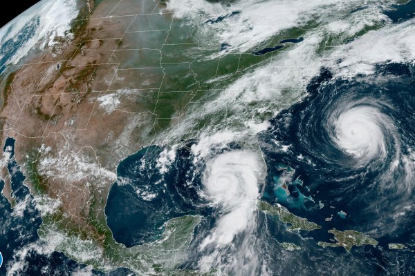Ураганът Идалия се засилва до опасна буря от категория 4,