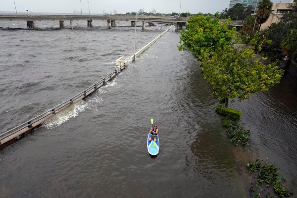 Ураганът Идалия достигна сушата във Флорида като буря от категория