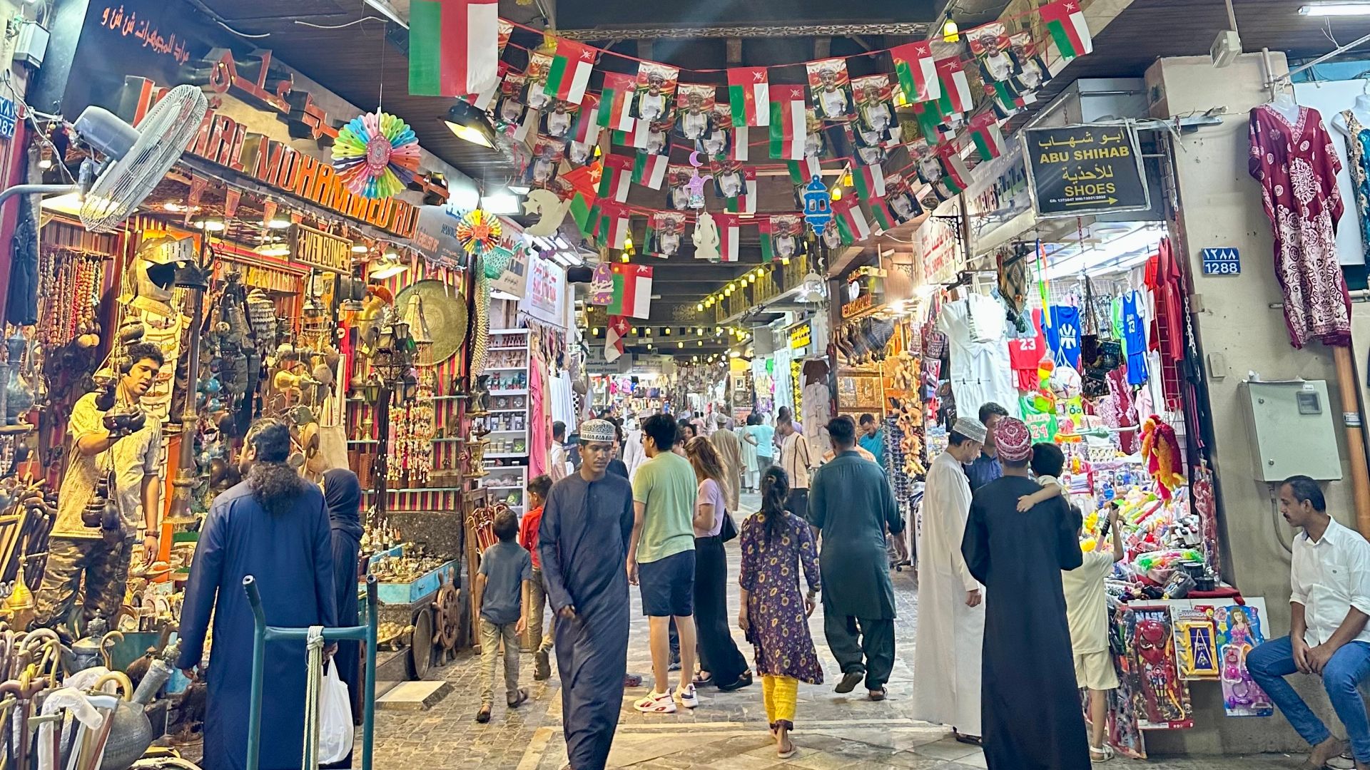 A busy evening in Oman's Muttrah souq