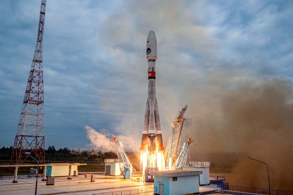 Ненормална ситуация възникна в руския космически кораб Луна 25 докато
