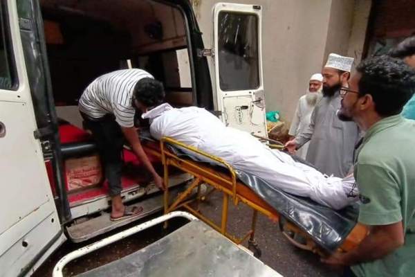 Кои бяха тримата мюсюлмани, застреляни във влак от индийски въоръжен охранител?