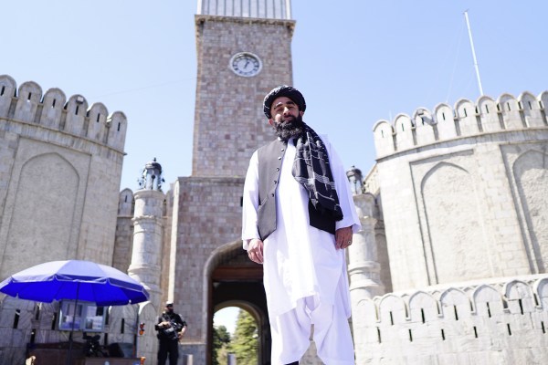 Дворецът на талибаните: Втората година от управлението на талибаните в Афганистан