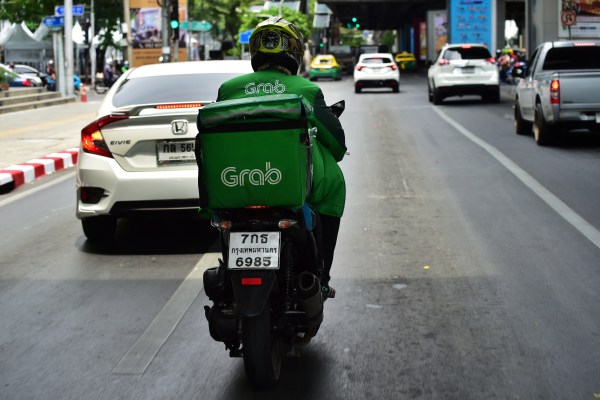 Бангкок, Тайланд – Когато Пити започна да работи като шофьор