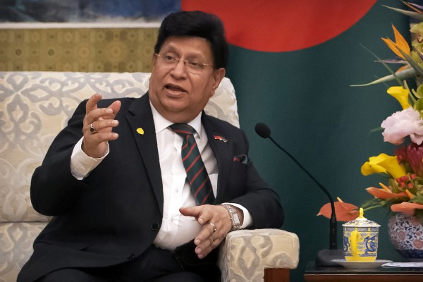 Министърът на външните работи на Бангладеш казва, че не се притеснява от визовите ограничения на САЩ, обещава свободни избори