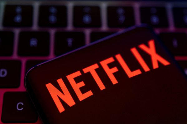 Южнокорейският доставчик на интернет услуги SK Broadband и Netflix обявиха,