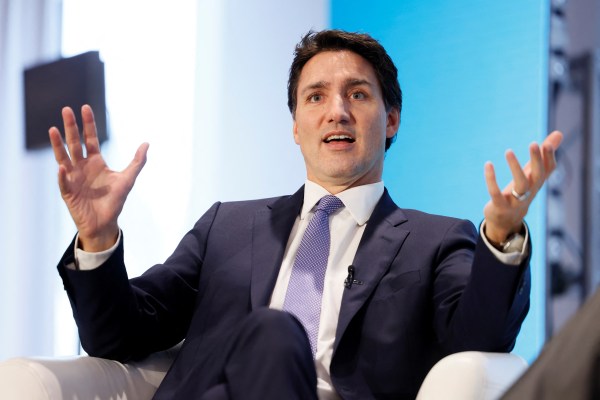 Контролирайте цените на хранителните стоки или ще се сблъскате с нови данъци, канадският министър-председател Трюдо предупреждава веригите