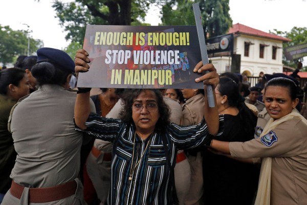 Загриженост за свободата на печата, тъй като органът на редакторите в Индия е обвинен за доклада на Манипур