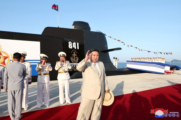 Северна Корея изстреля първата си оперативна подводница за тактическа ядрена
