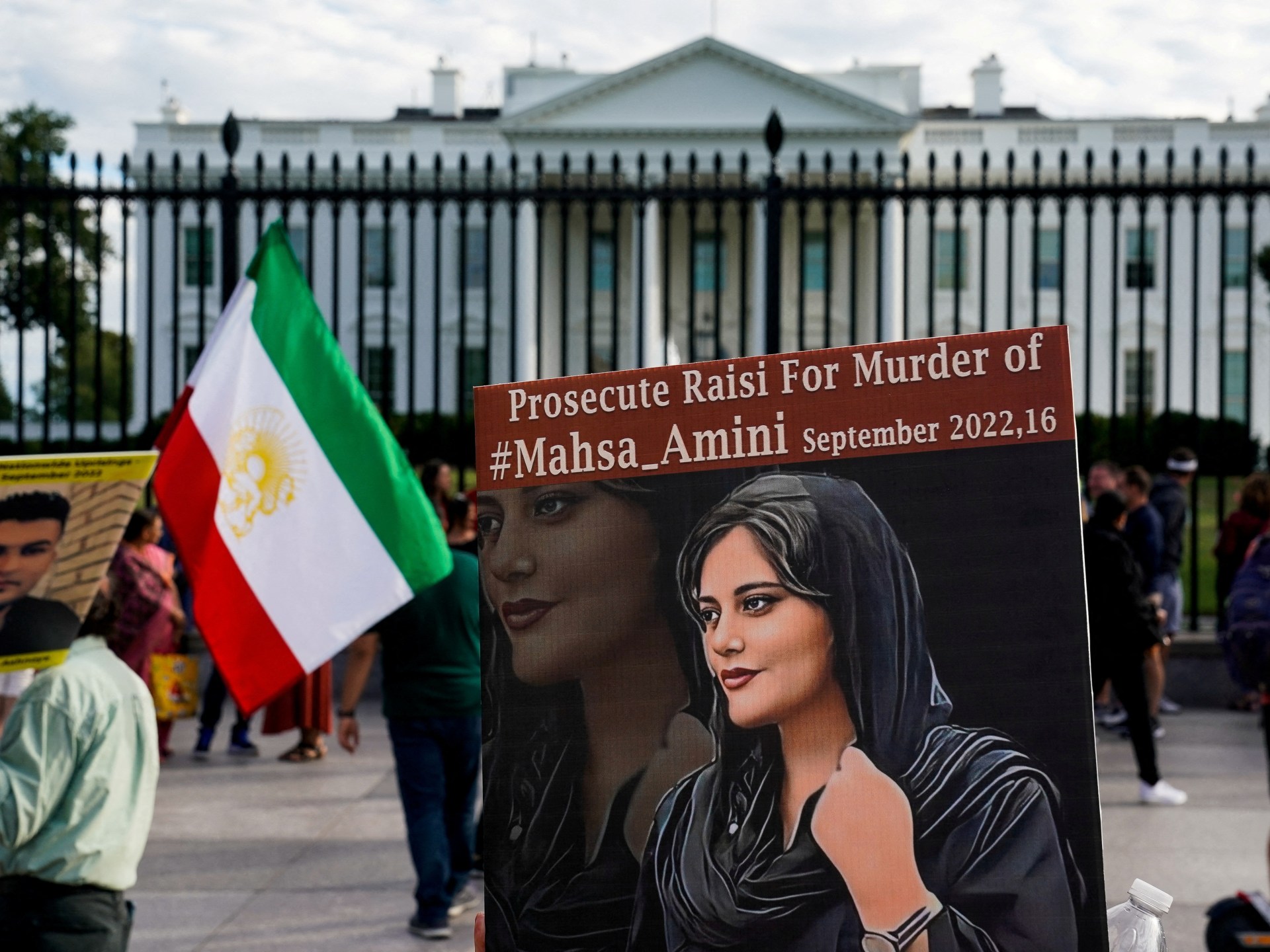 アメリカ、捕虜交換が近づくにつれて、イランの新しい制裁を発表政治ニュース