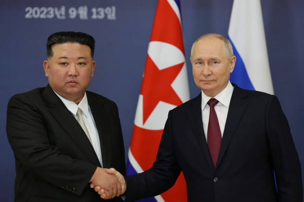 Среща между севернокорейския лидер Ким Чен Ун който рядко пътува
