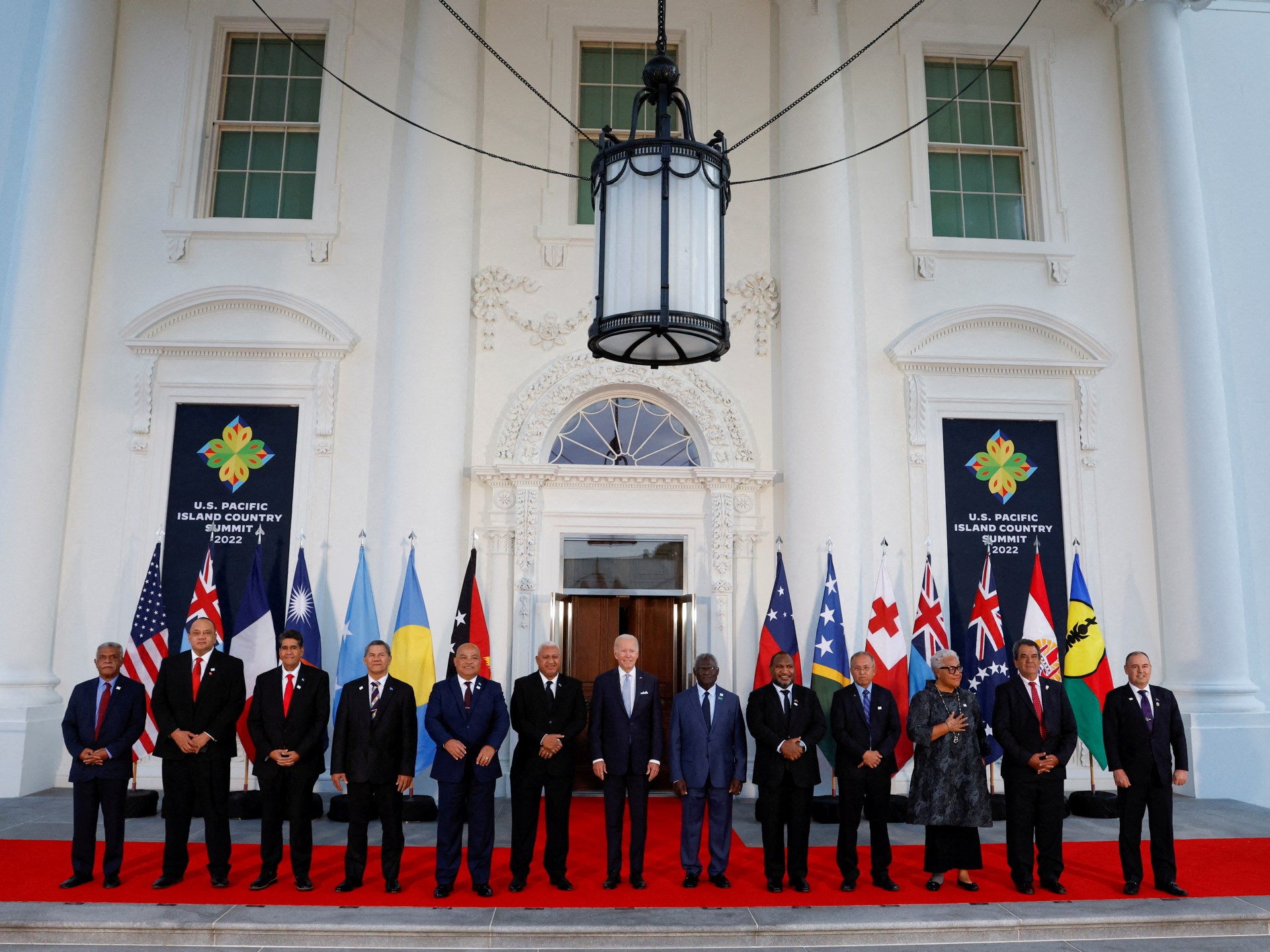 Les États-Unis vont ouvrir des ambassades aux Îles Cook et à Niue |  Actualités politiques