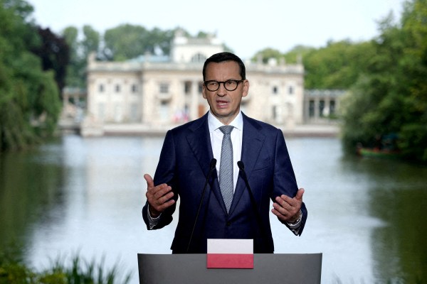 Полша ще гласува на 15 октомври на парламентарни избори които