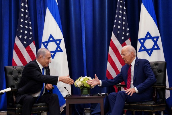 Байдън предлага Нетаняху да удължи войната на Израел в Газа за политически печалби