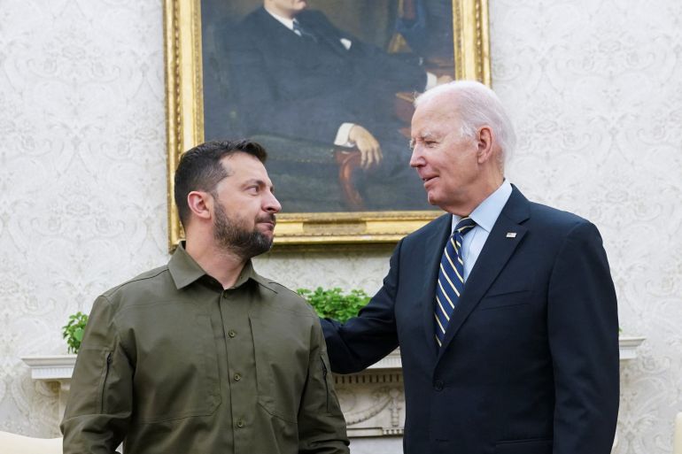 Biden diz que EUA ‘não abandonarão’ a Ucrânia em meio a turbulência orçamentária