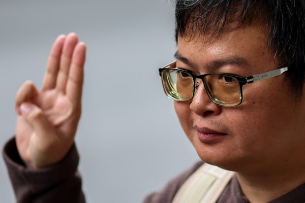 Активист, който призова за кралска реформа, осъден на четири години затвор в Тайланд