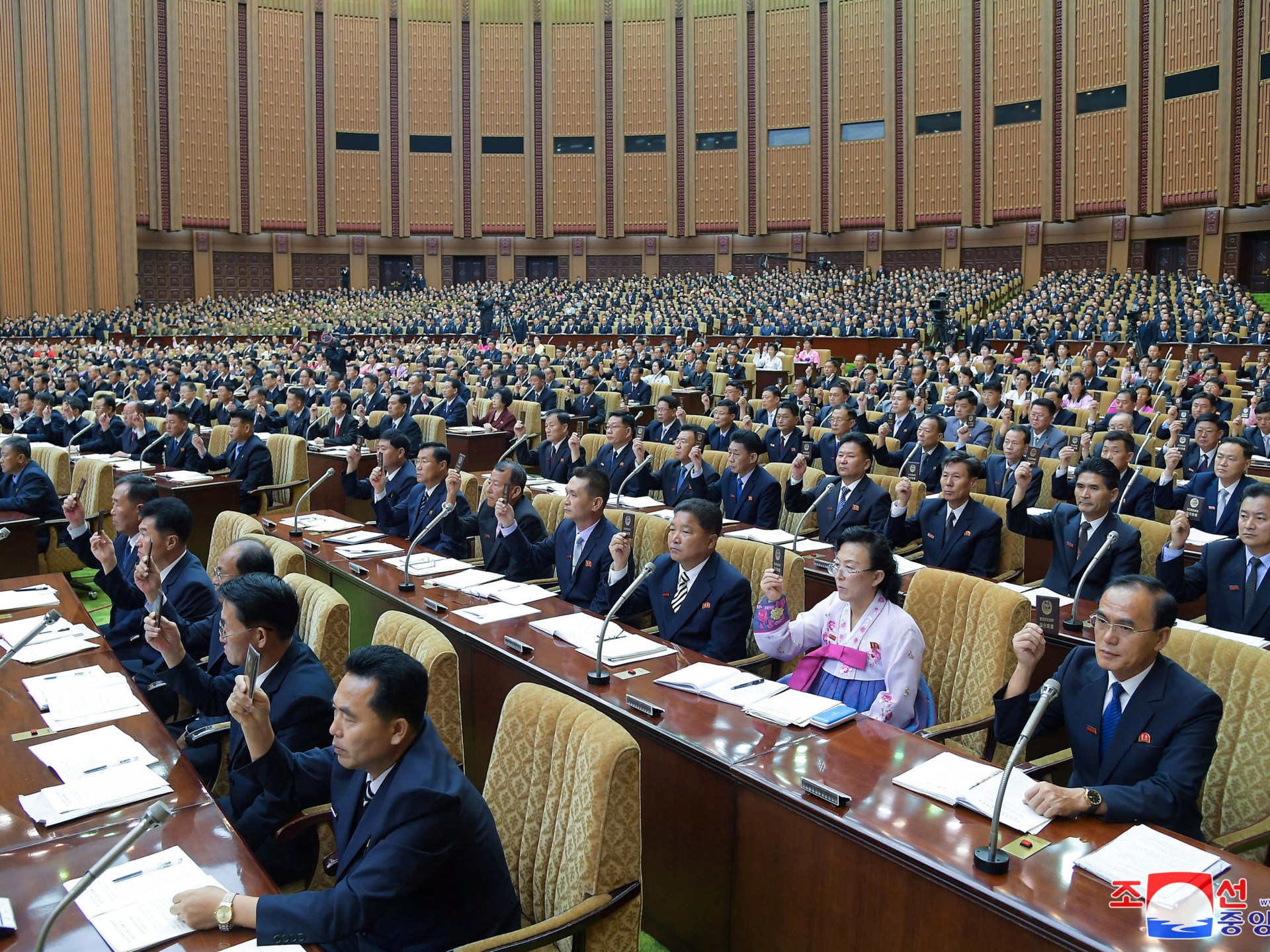 Şimal Kore parlamentosu anayasada nükleer hedeflerini yüceltiyor