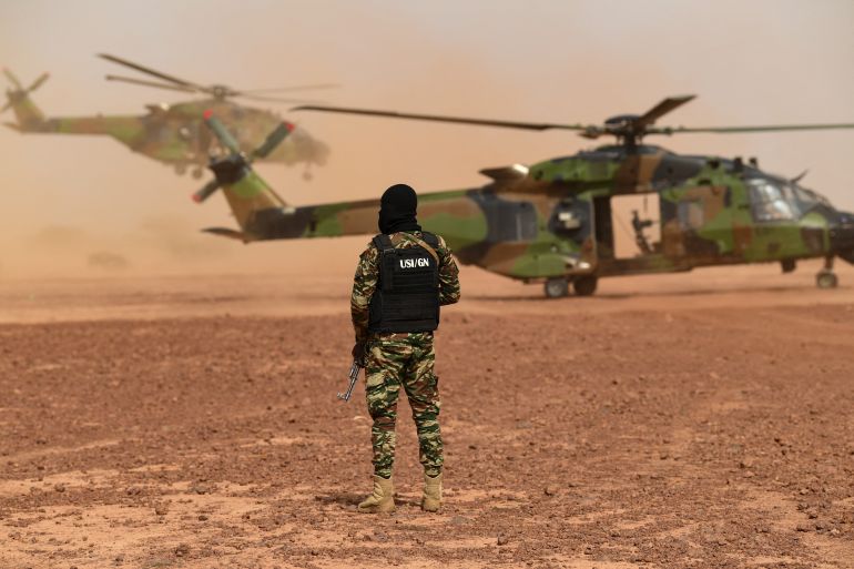 Nijer'de bir Fransız askeri