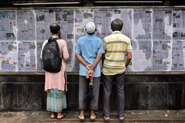 Фалшиви експерти, възхваляващи правителството на Бангладеш в медиите преди избори: разследване на AFP