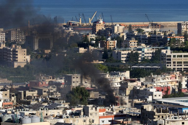 Сблъсъците между съперничещи си фракции се възобновиха в най-големия палестински