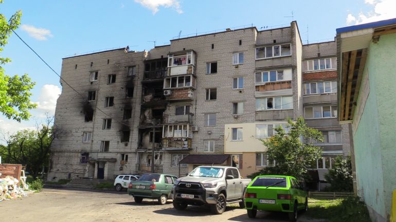 A partially damaged building in the town of Makaryv north of Kyiv-1694767466